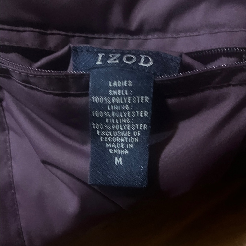 NWOT IZOD Women's Purple and White Puffer Reversible Vest - Picture 15 of 16